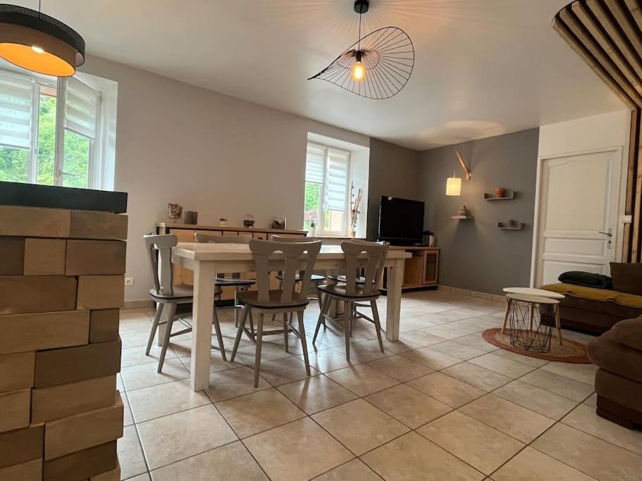 Appartement 5 Personnes Avec Espace Plein Air Saint-Maurice-sur-Moselle Luaran gambar